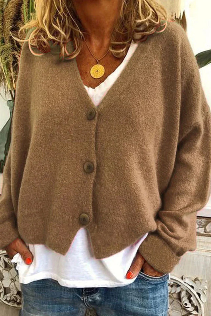 Cardigan femme en maille douce col V à boutons – Manon - Kaki