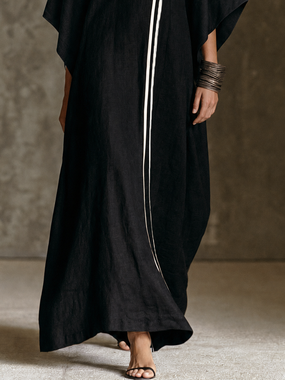 Robe longue femme minimaliste col montant à manches chauve-souris – Noir – vue 6
