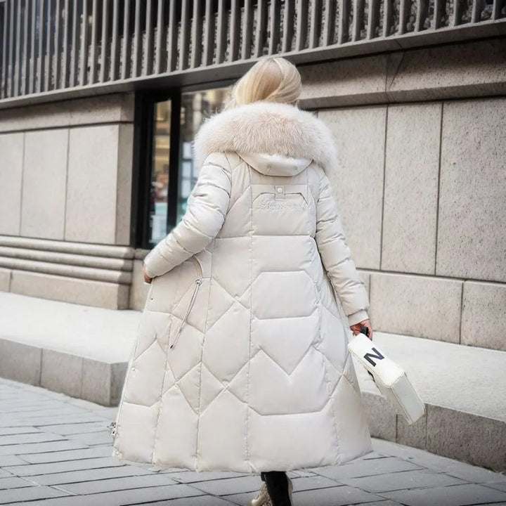Manteau d'hiver long femme à capuche bordée de fourrure – Glamour – vue 3