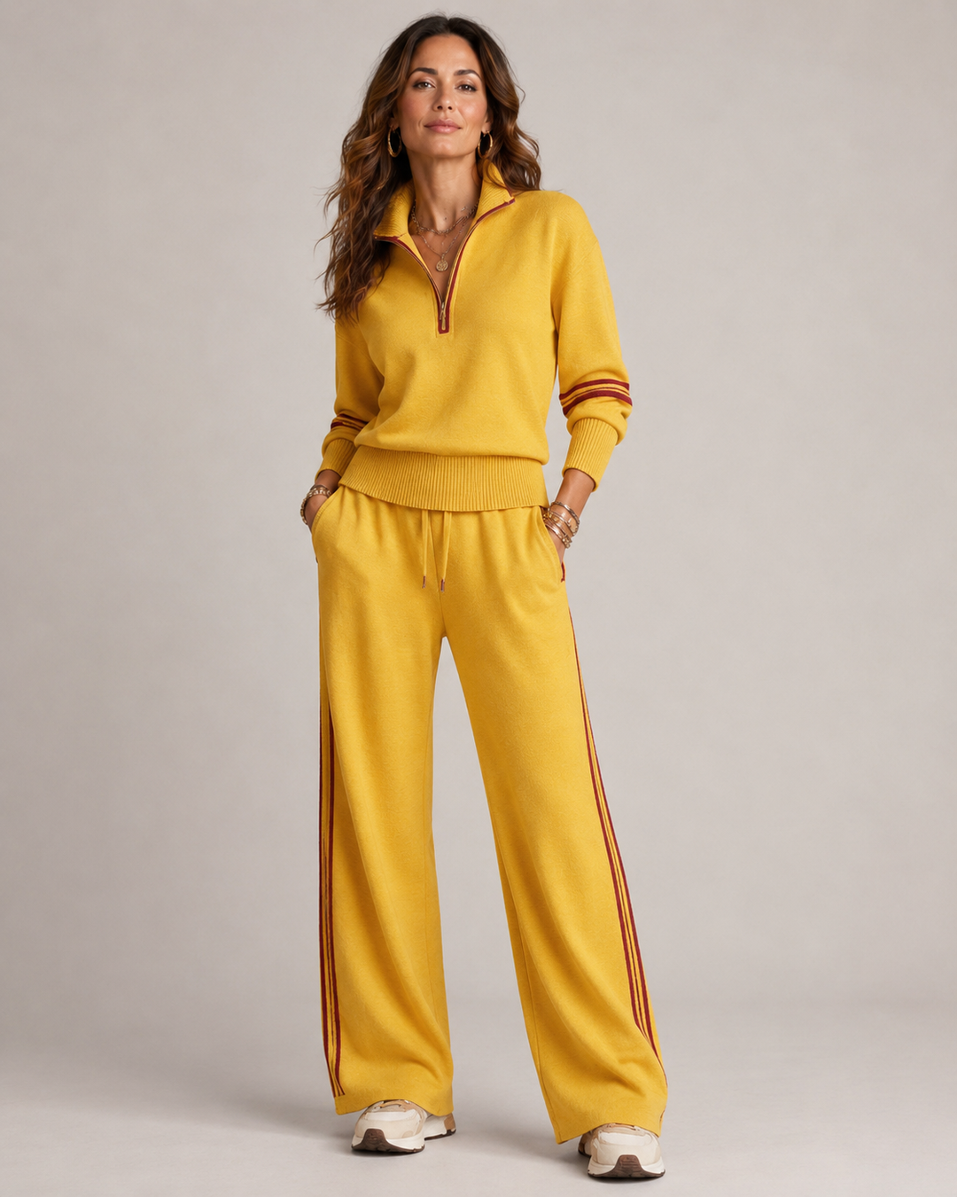 Ensemble femme pull col zippé et pantalon large à bandes – Adèle - Jaune