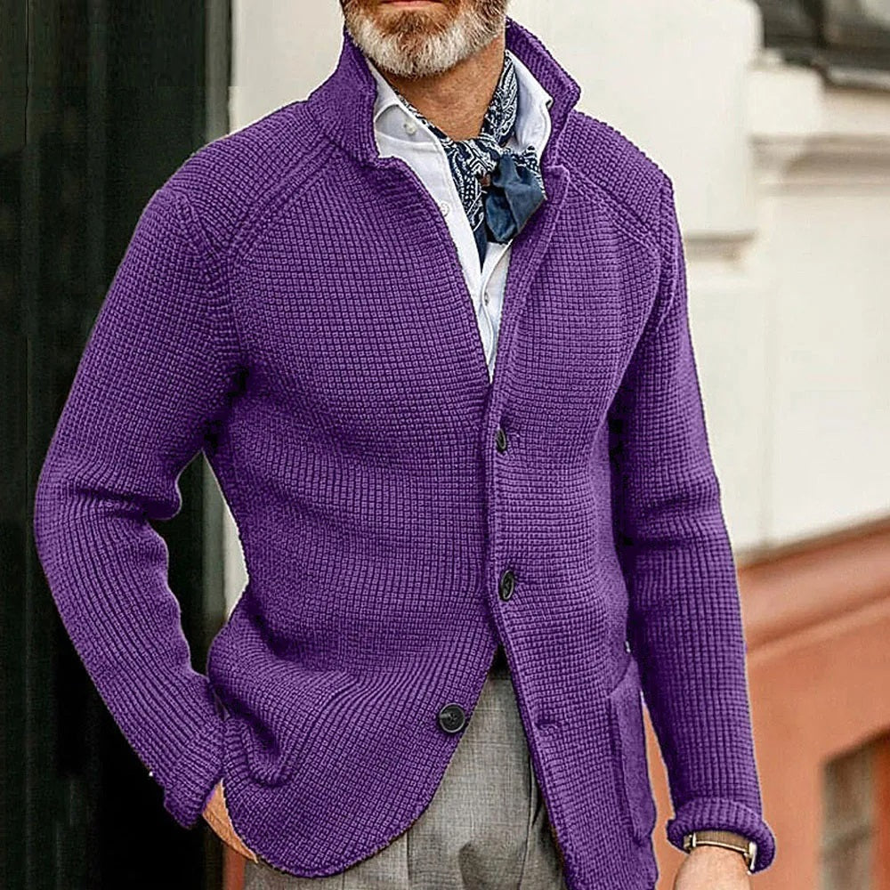 Cardigan homme élégant boutonné à col montant et poches – Louis – Violet