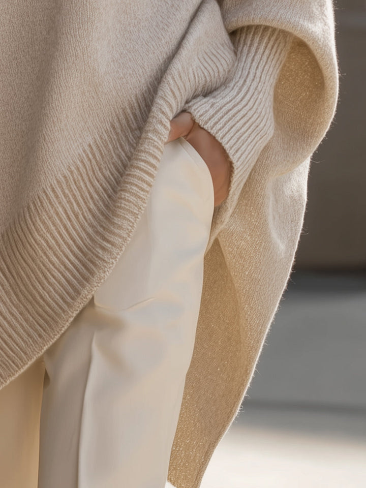Pull poncho oversize femme en maille douce à col rond – Margaux - vue 5