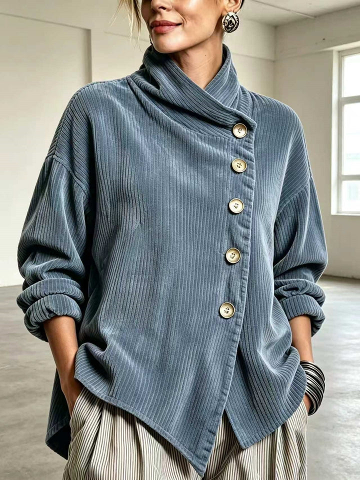 Pull femme en velours côtelé à col montant et boutonnage asymétrique – Capucine - Bleu ciel