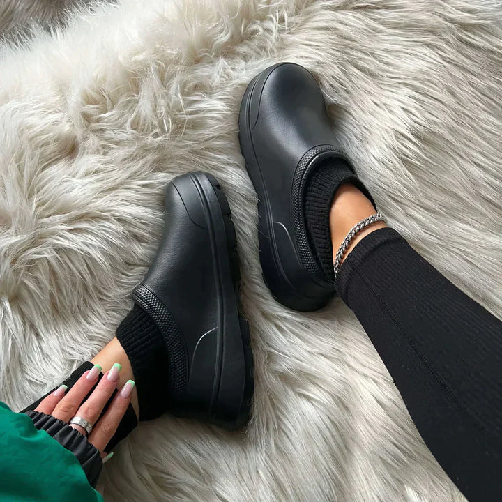 Chaussons antidérapants doublés confort et sécurité – AntiSlips – Noir
