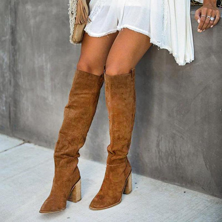 Bottes hautes femme effet daim à enfiler et talon bloc empilé – Juliette – Marron