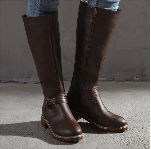 Bottes hautes femme classiques en cuir vegan à bride et talon bloc – Agathe – Marron foncé