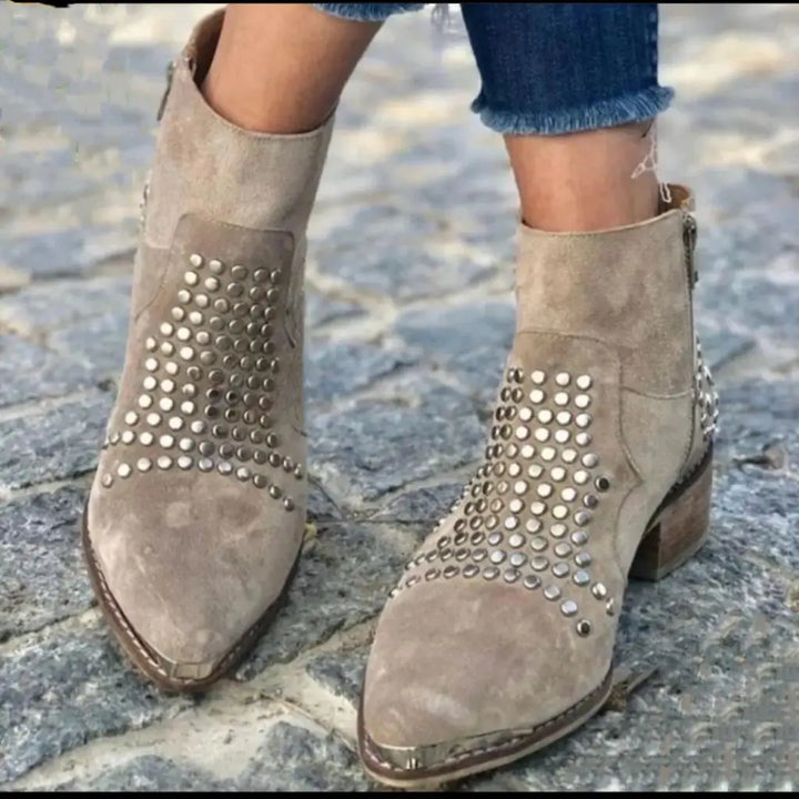 Bottines femme cloutées à bout pointu et talon épais – Nina