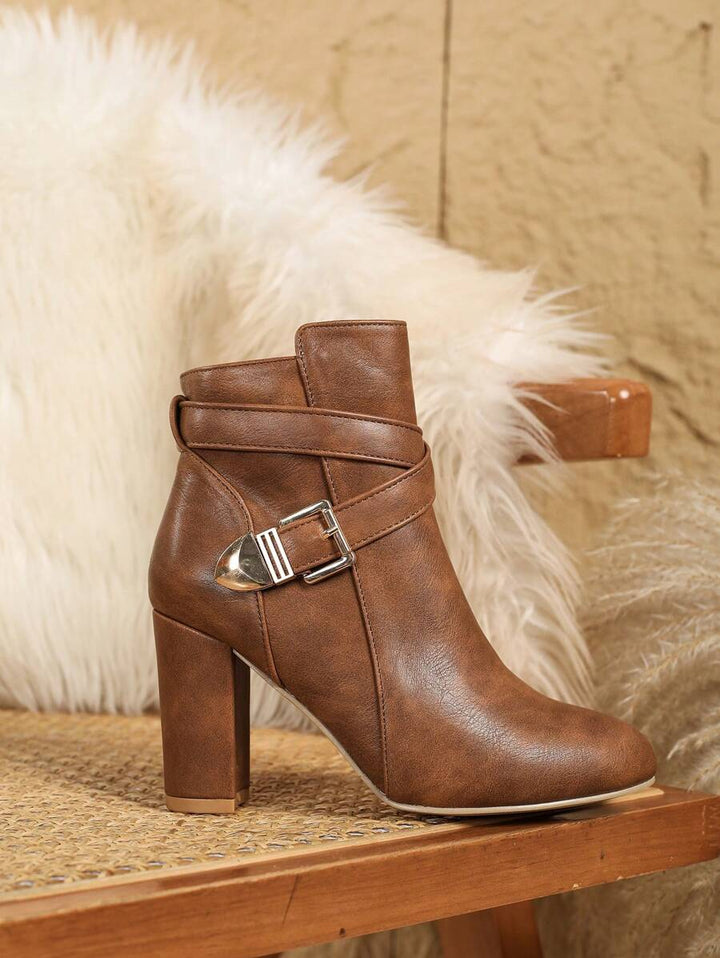 Bottines à talon femme en cuir vegan à bride croisée et boucle dorée – Diane – vue 3