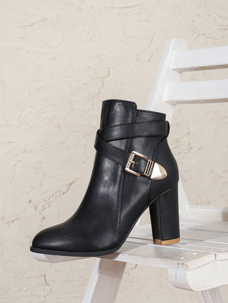 Bottines à talon femme en cuir vegan à bride croisée et boucle dorée – Diane – vue 7