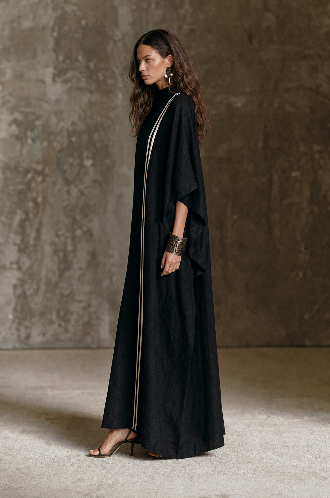 Robe longue femme minimaliste col montant à manches chauve-souris – Noir – vue 4