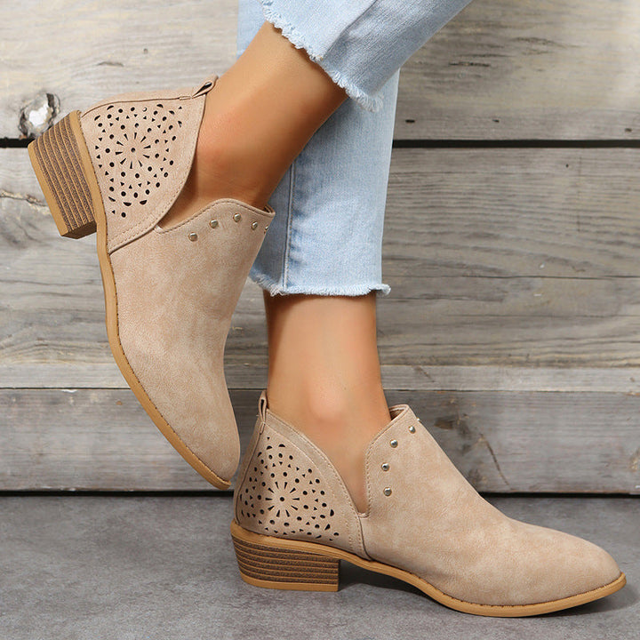 Bottines basses femme perforées à clous et talon bas – Perla – Kaki