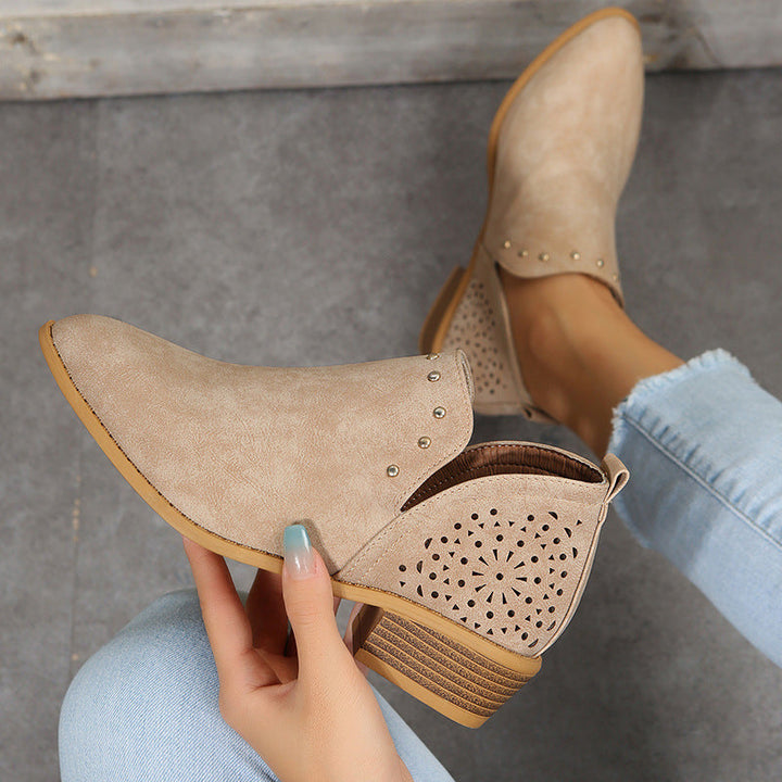 Bottines basses femme perforées à clous et talon bas – Perla – vue 3