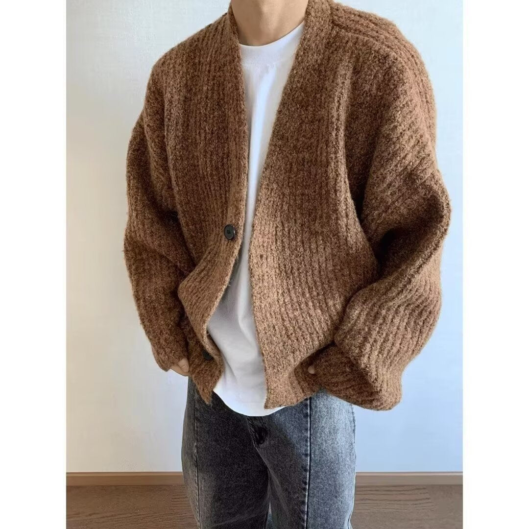Cardigan oversize homme boutonné en maille douce – Milo – Café