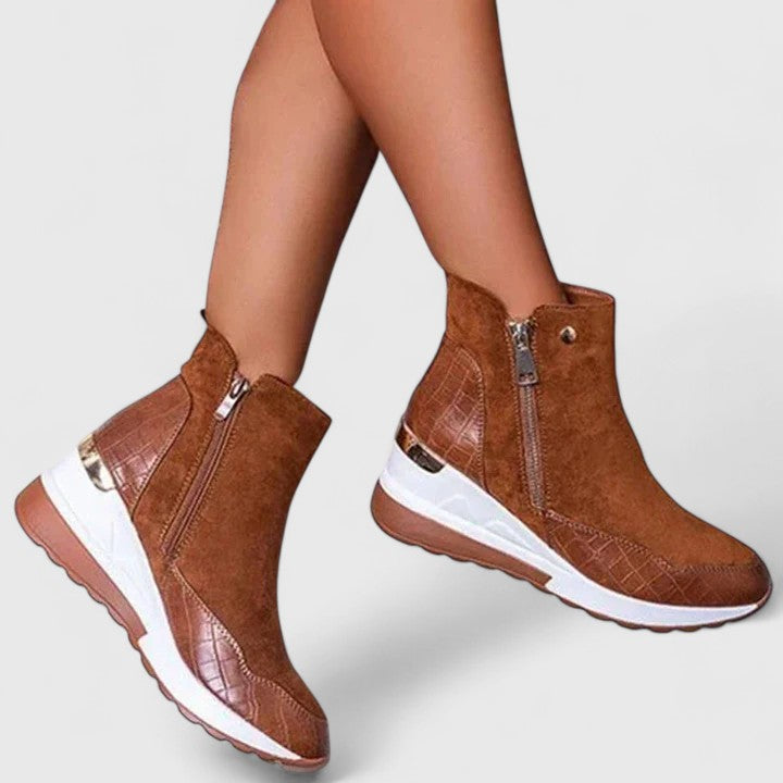 Bottines femme en daim à zip, semelle compensée et antidérapante – Maele – Marron