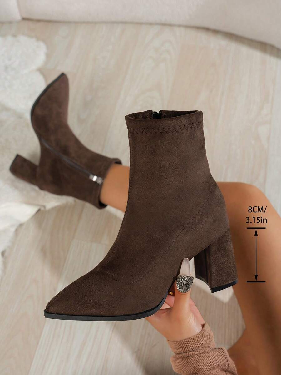 Bottines femme en suédine à talon bloc et bout pointu – Clémence – vue 10