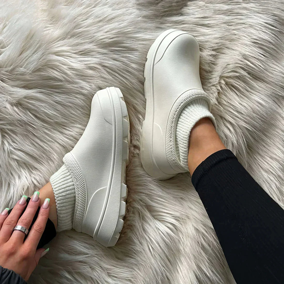 Chaussons antidérapants doublés confort et sécurité – AntiSlips – Beige