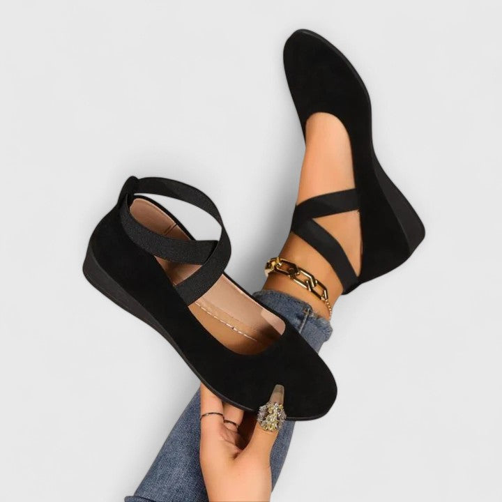 Ballerines femme orthopédiques à brides élastiques croisées – Chloé – Noir