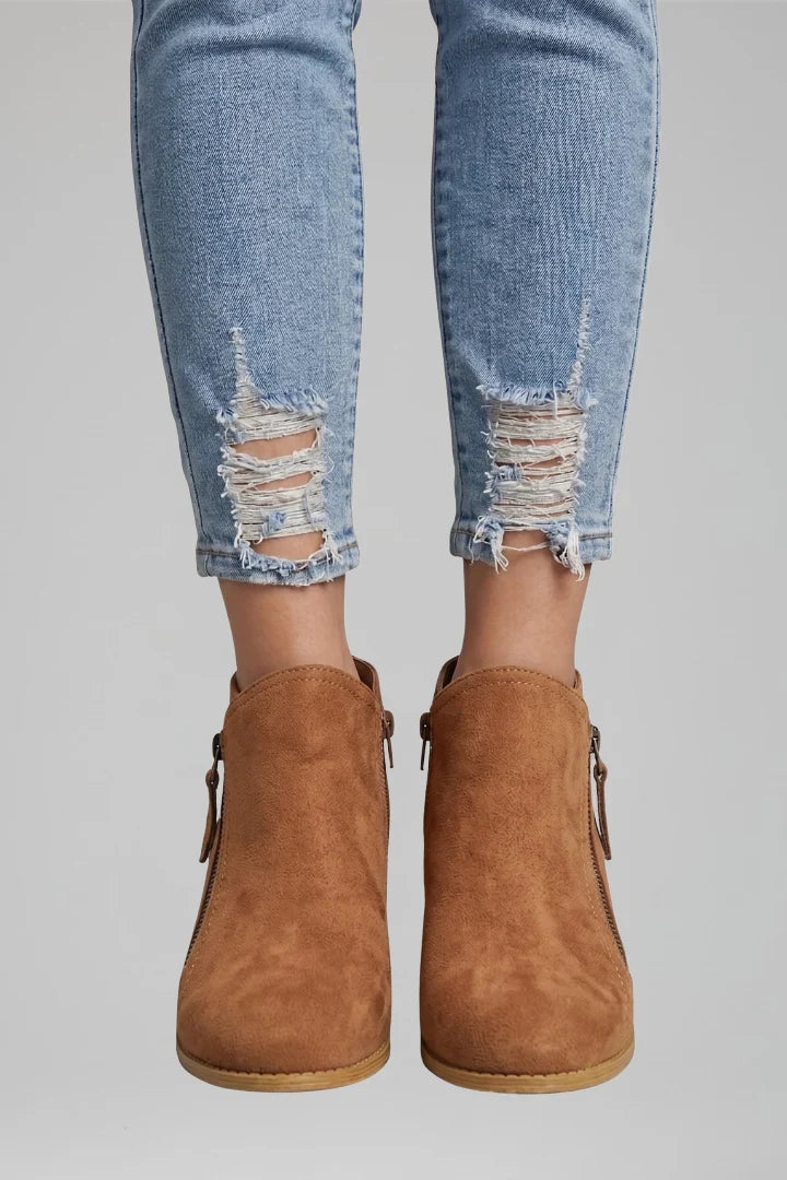 Bottines femme en suédine à bout rond, zip et talon bloc – Emma – Orange