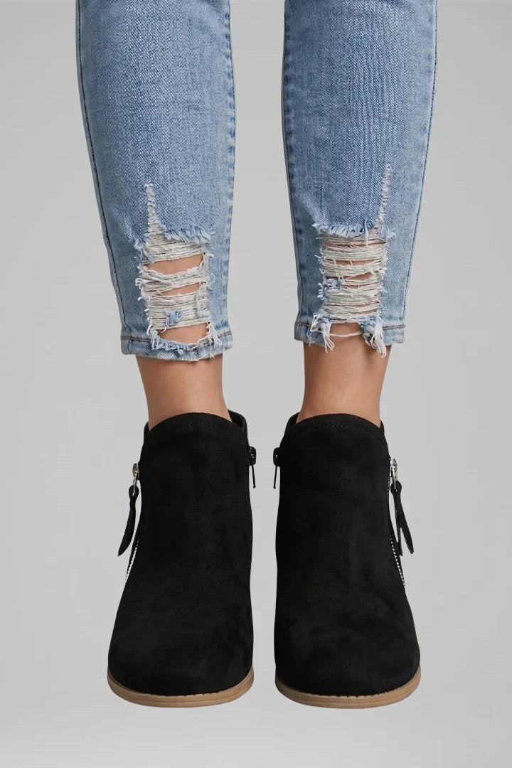 Bottines femme en suédine à bout rond, zip et talon bloc – Emma – Noir