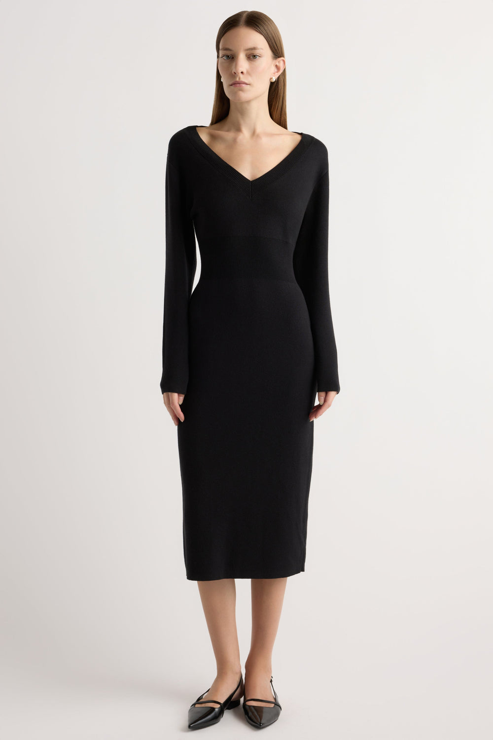Robe pull femme col V à porter sur ou sous les épaules – Bora – vue 2