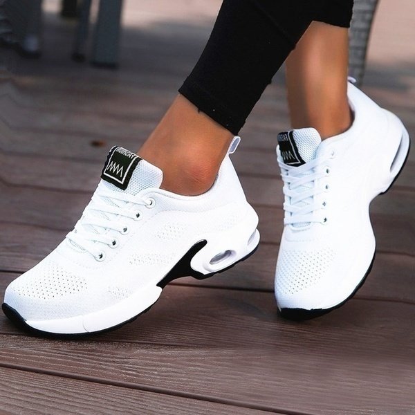 Baskets femme orthopédiques respirantes à enfiler – Johanna – Blanc