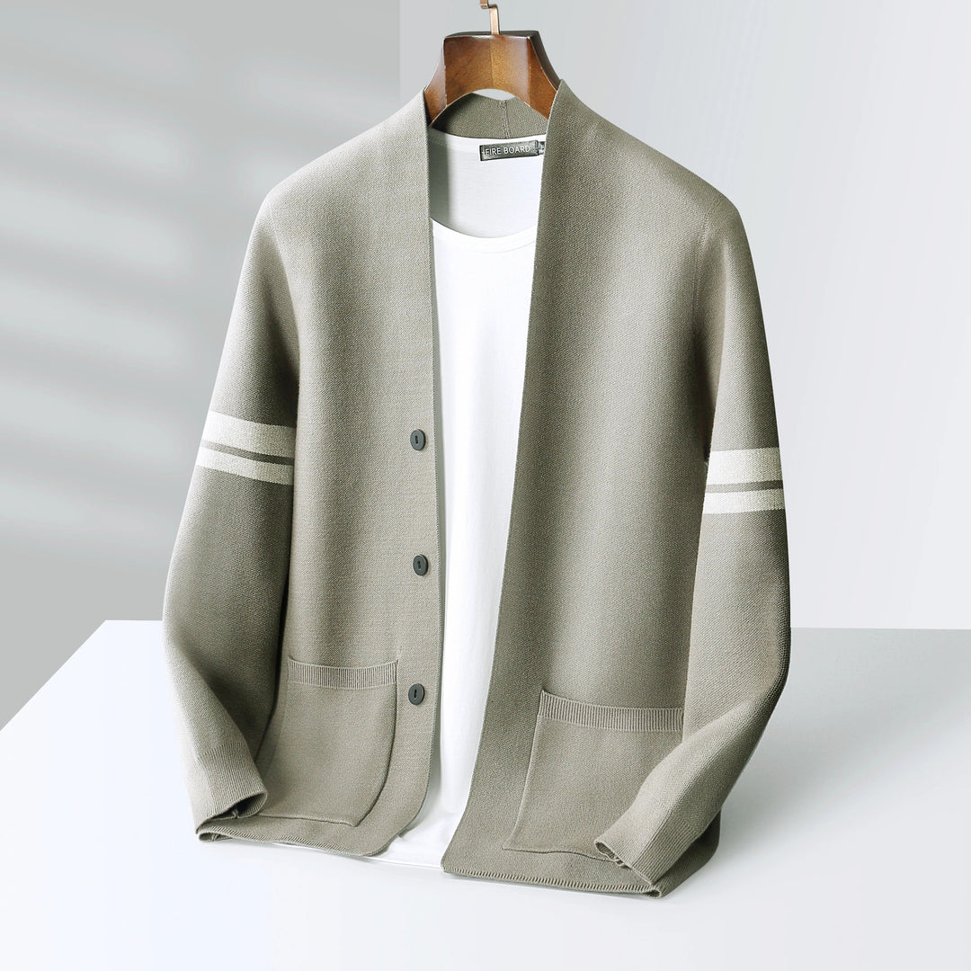 Cardigan boutonné homme en laine mérinos à rayures – Léon – Gris clair