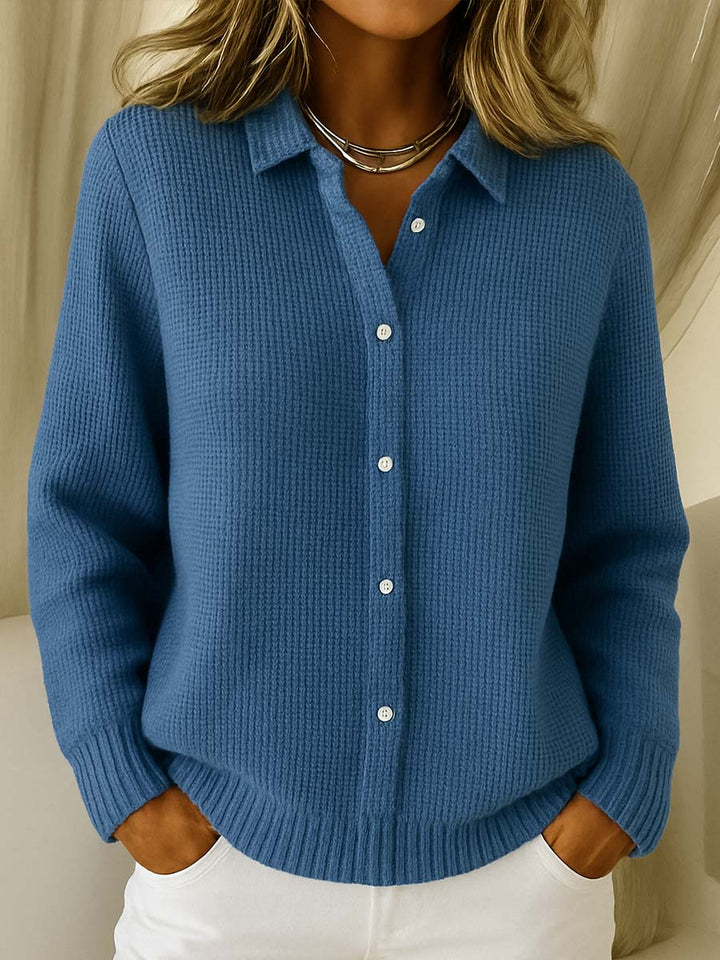 Gilet femme en maille douce boutonné à col chemise – Juliette - Bleu marine