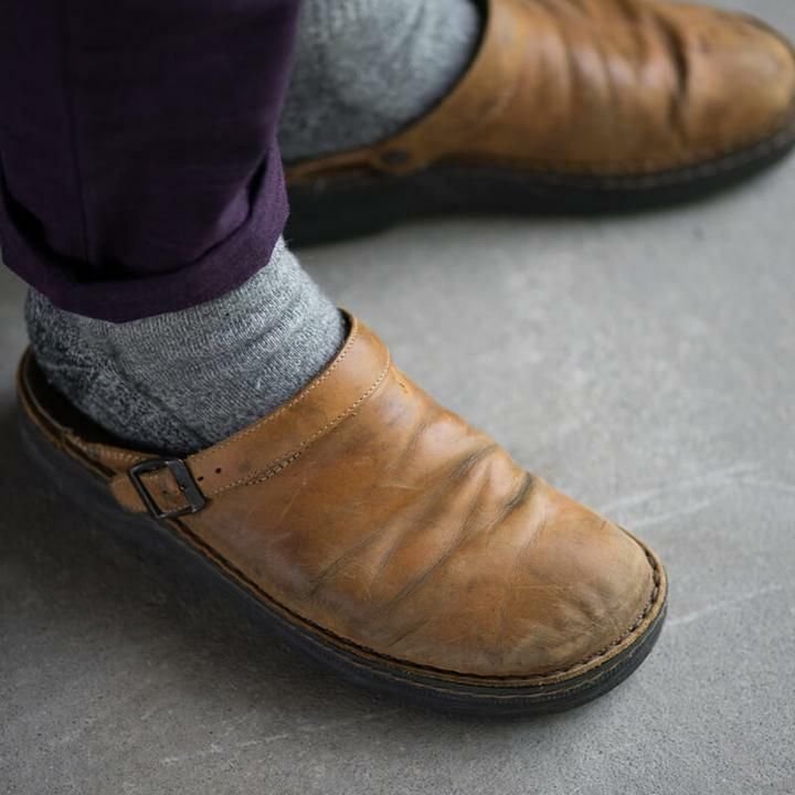 Mules homme orthopédiques à boucle réglable – Sabots – vue 3