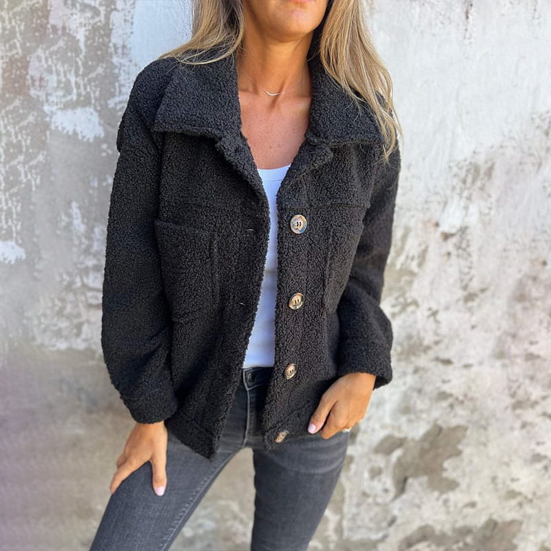 Veste femme en fausse fourrure bouclée à boutons et poches plaquées – Ariane - Noir